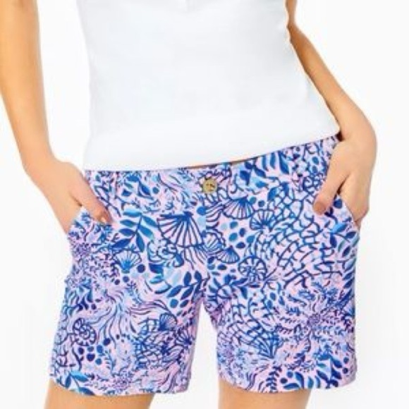 Lilly Pulitzer Pants - Lilly Pulitzer Jayne Knit short in high tide good vibes seashell coral print 6